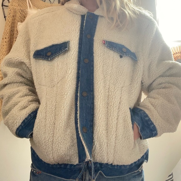 Levi’s Sherpa denim Jean jacket button down - Picture 4 of 4